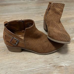 Women’s Universal Thread boots